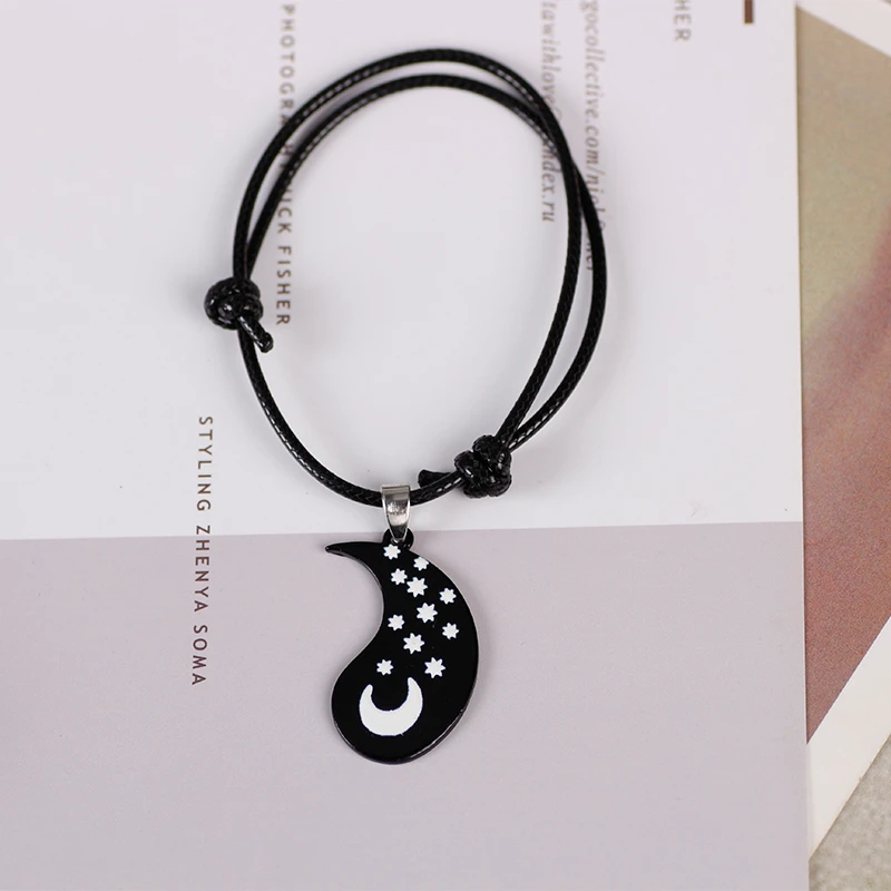 

Fashion Men's And Women's Bracelet Retro Good Friend Tai Chi Metal Pendant Black And White Leather Rope Friendship Jewelry Gift