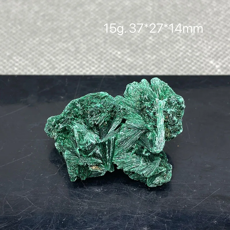 Натуральный Зеленый Малахит необработанный Камень Красивая спица с вельветовым