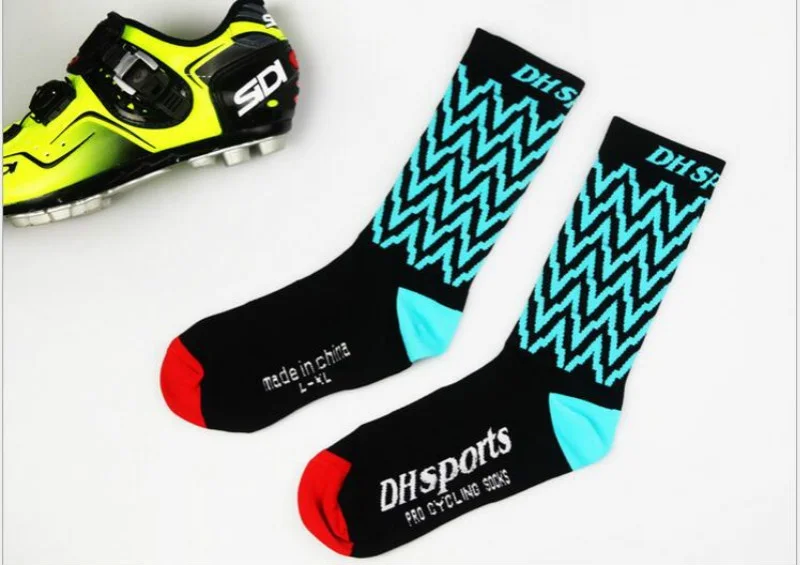 

New 2020High quality Professional Brand Cycling Sport Socks Protect Feet Breathable Wicking Socks Cycling Socks Bicycles Socks