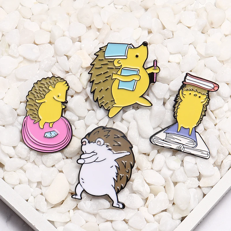 Ежик Повседневная жизнь штифты весовые весы книга эмаль одежда отворот значок