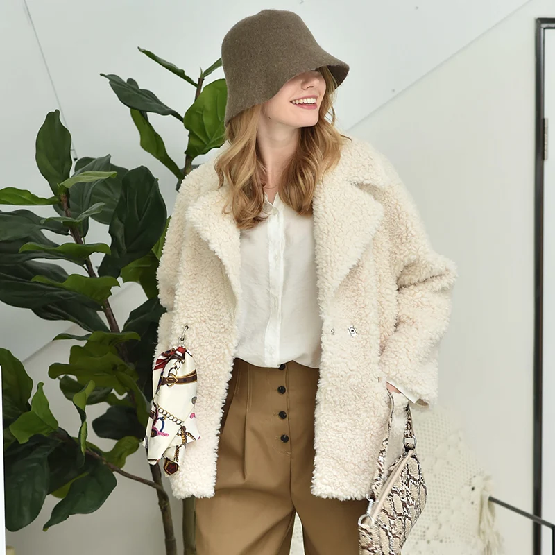 Женское пальто из натурального меха короткая зимняя куртка с овчиной женская