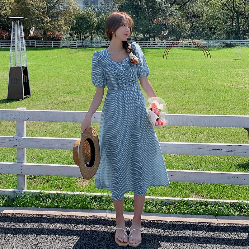 

2021 summer Korean women's retro pearl button pleated V-neck princess sleeve slim dress for women