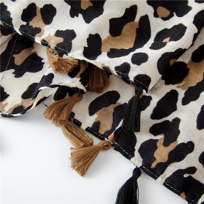 

Women Classic Retro Leopard Printed Cotton Scarves Shawl Ladies Oversized Soft Wrap Bandana Hijab