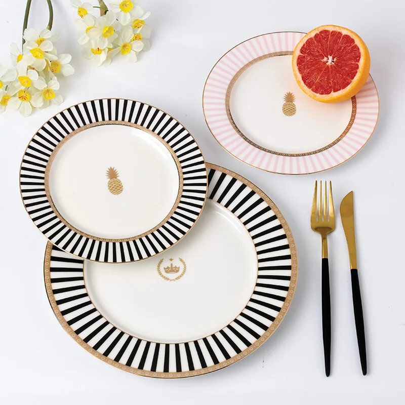 Фарфоровая керамическая тарелка с разноцветным градиентным геометрическим