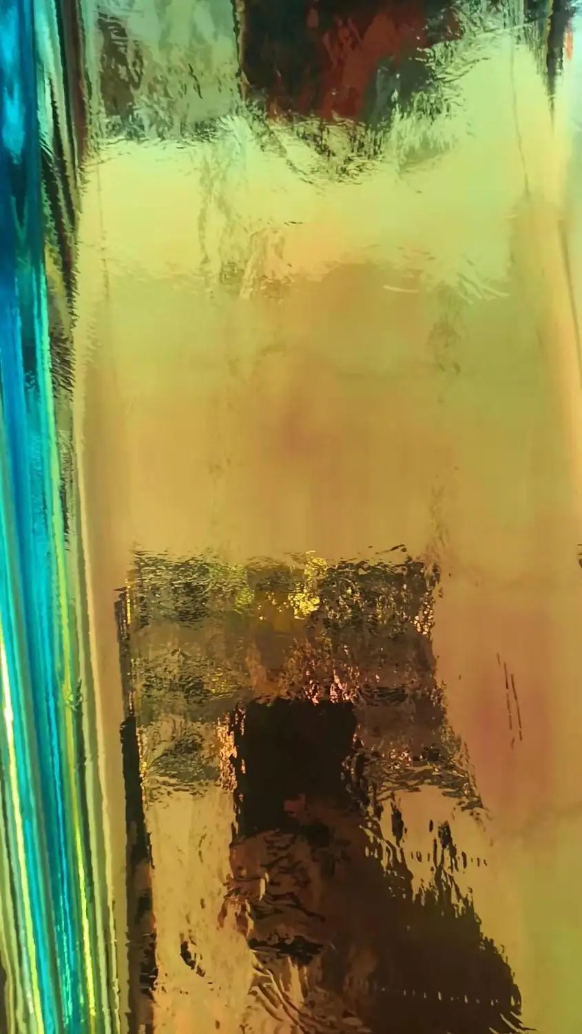 Голографическая зеркальная поверхность из натуральной воловьей кожи Farbic в