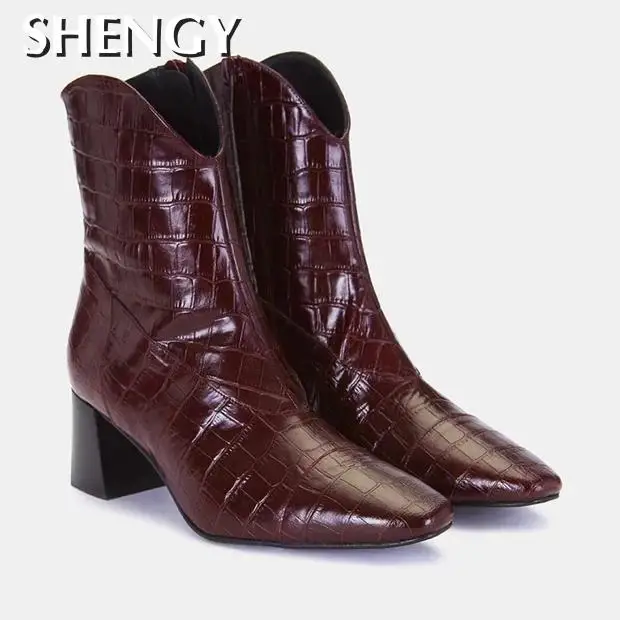 

2020 Leather British Style square heels Boots Pointed Toe Boots Handsome Motorcycle Boots Women's Boots