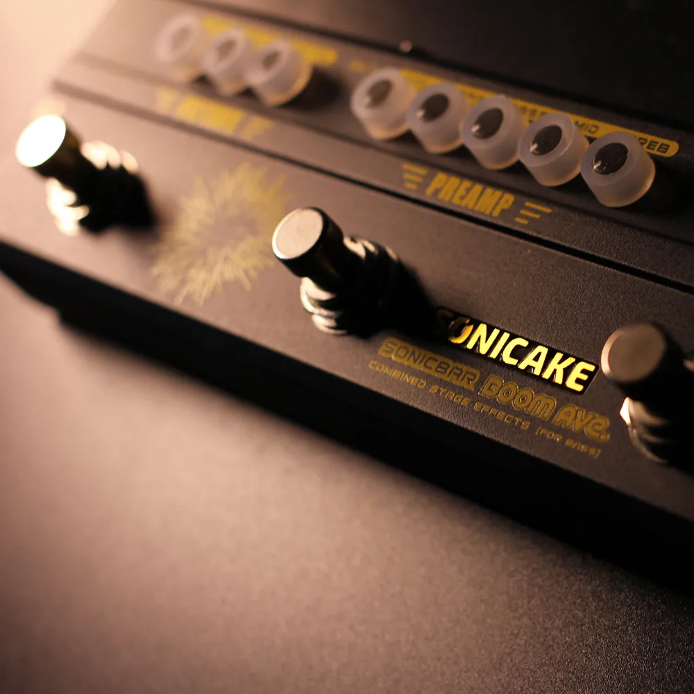 Компрессор SONICAKE BOOM Ave. с усилителем басов многофункциональный педаль FX Loop QCE-40 |