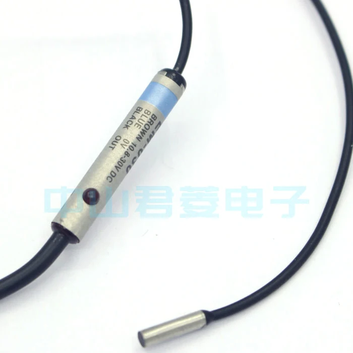 

keyence EM-030 line has a built-in amplifier with a small proximity sensor for embedded type detection with a distance of 1mm
