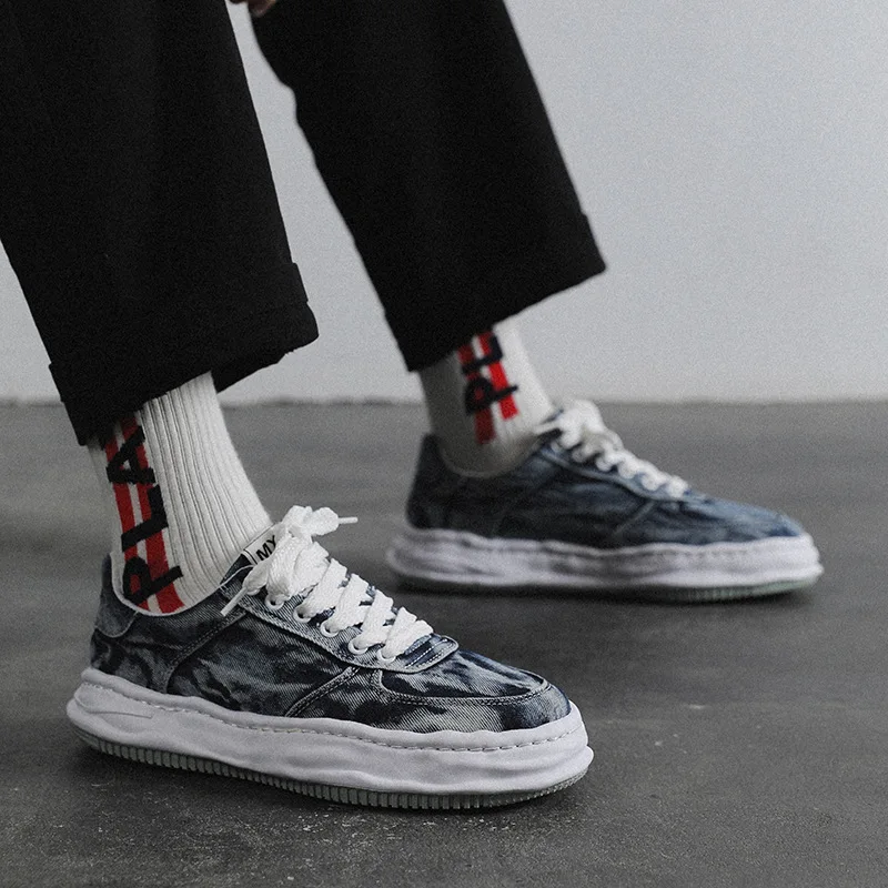 

Мужские джинсовые кроссовки, синие повседневные кроссовки из денима, на вулканизированной подошве, на шнуровке, дышащая обувь на платформе,...