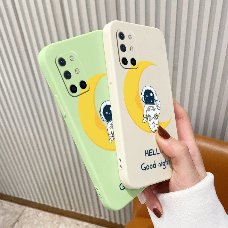 

Raised Hand Astronaut Liquid Silicone Case For Oneplus 8t 9 9pro 9r pro Square Camera Lens Protection Shockproof Phone Cover