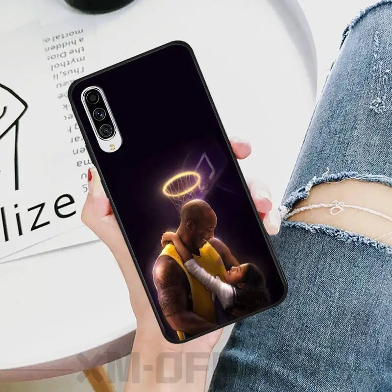 Мягкий черный чехол для телефона с изображением баскетбольного игрока Коби