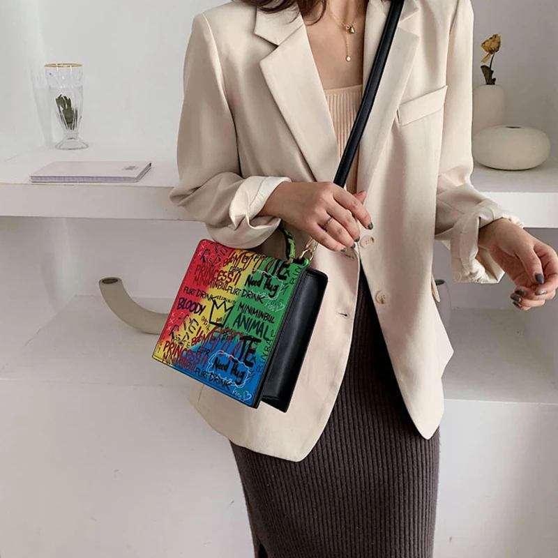 

Graffiti Women's Messenger Bag Fashion Color PU Leather Luxury Shoulder Bag Letter Printed Handbag Cute Square Purses