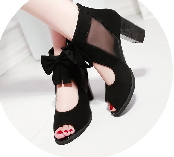 Женские босоножки на квадратном каблуке вечерние платформе со стразами и