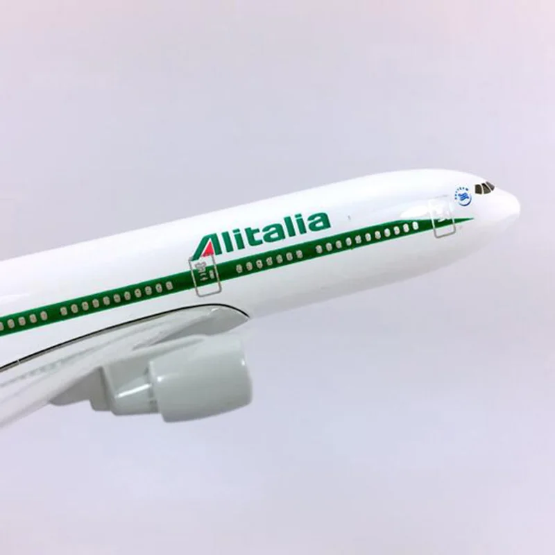 Самолет Alitalia 16 см масштаб 1:400 модель Боинга итальянского самолета с базовым