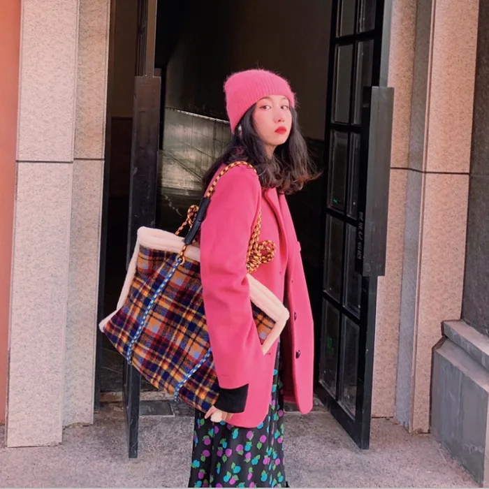 Винтажная сумка женская меховая на молнии вязаная через плечо из