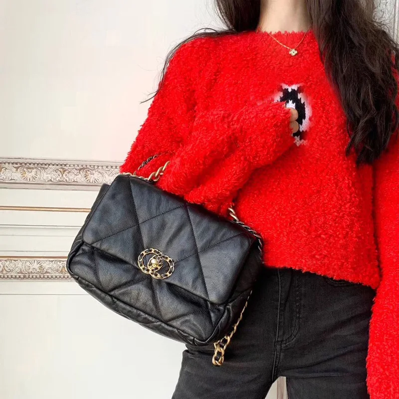 

2021 spring and summer new small fragrance women's Lingge chain bag cloud bag women's bag single shoulder Crossbody cover soft