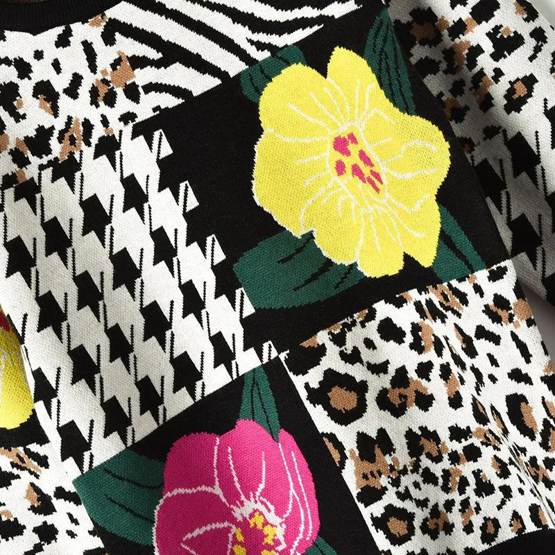 Модный вязаный свитер в стиле пэчворк с леопардовым принтом зеброй и цветами