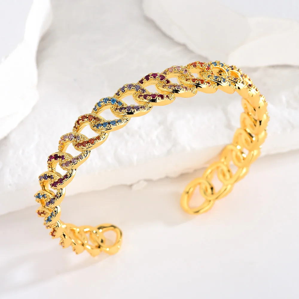 

Novo design de zircão geométrico colorido flash de corrente de diamante em forma de C pulseira de cor 18k feminina pulseira de