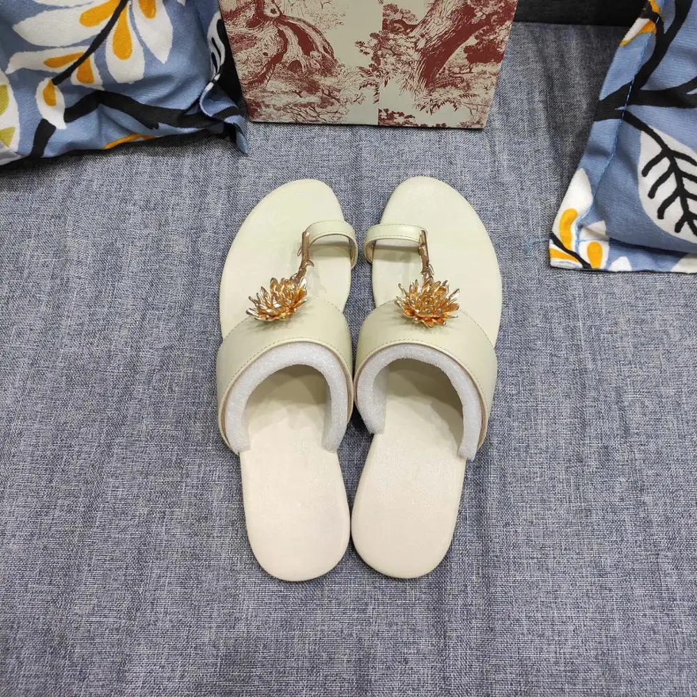 

Woman Leather Sole Slippers Flip Flops Sunflower Metal Decora Slippers Flats Woman Summer Shoes