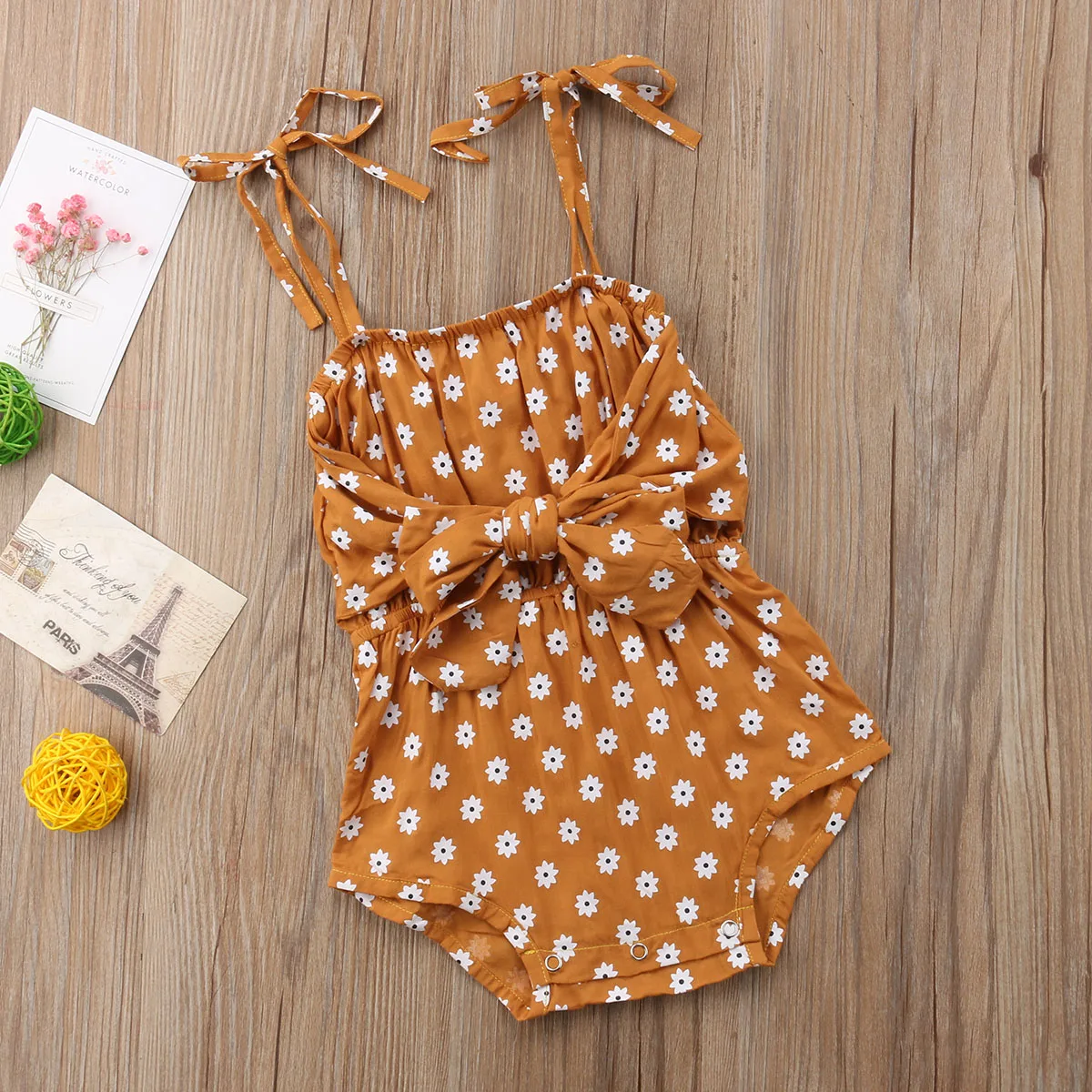 Летний комбинезон для новорожденных девочек с цветочным принтом на бретельках