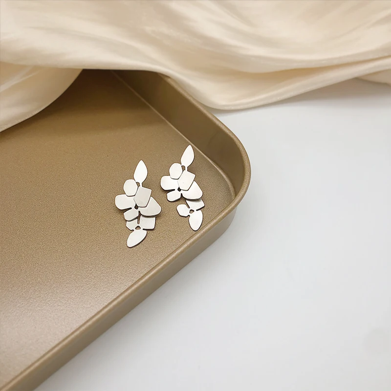 Женские серьги в стиле ретро гонконгском Оригинальные красные холодного ветра