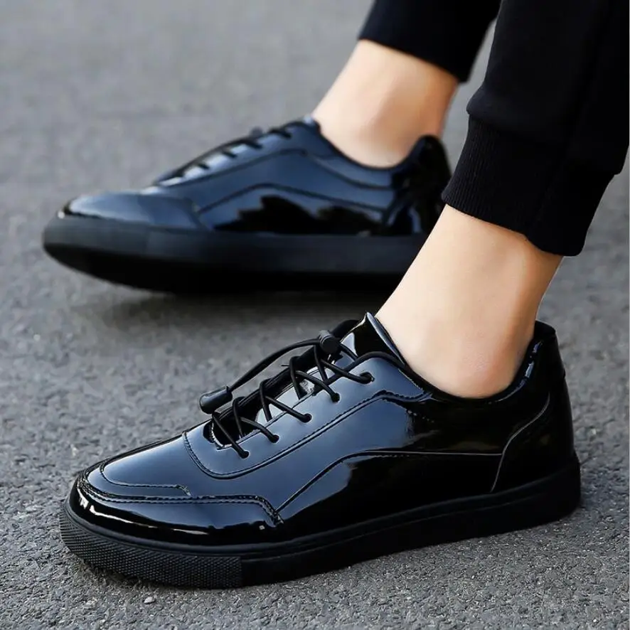 Мужские кожаные кроссовки черные повседневные на плоской подошве шнуровке для