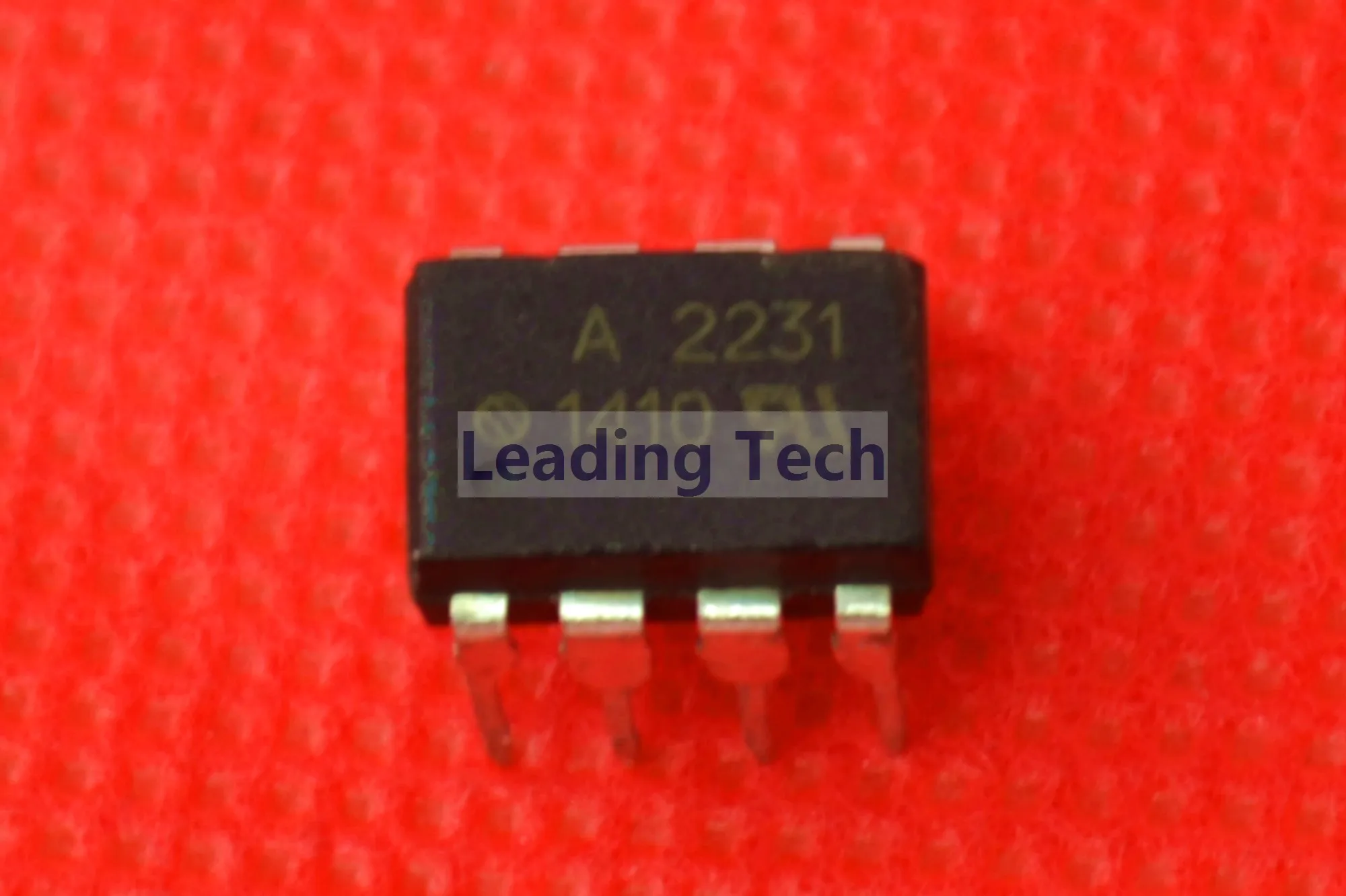 100% новый и оригинальный A2231 DIP8 |