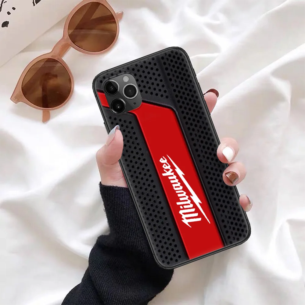

Milwaukees Phone Case For Iphone 4 4s 5 5S SE 5C 6 6S 7 8 Plus X XS XR 11 12 Mini Pro Max 2020 black Funda Painting Back Fashion