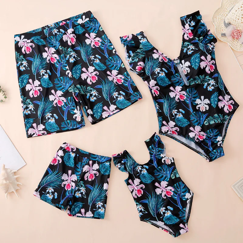 

Family Matching Swimwear Summer Baby Clothes Leaf Print Father Son Swim Trunks Mother Kids Matching Outfits Beach Dress Swimsuit