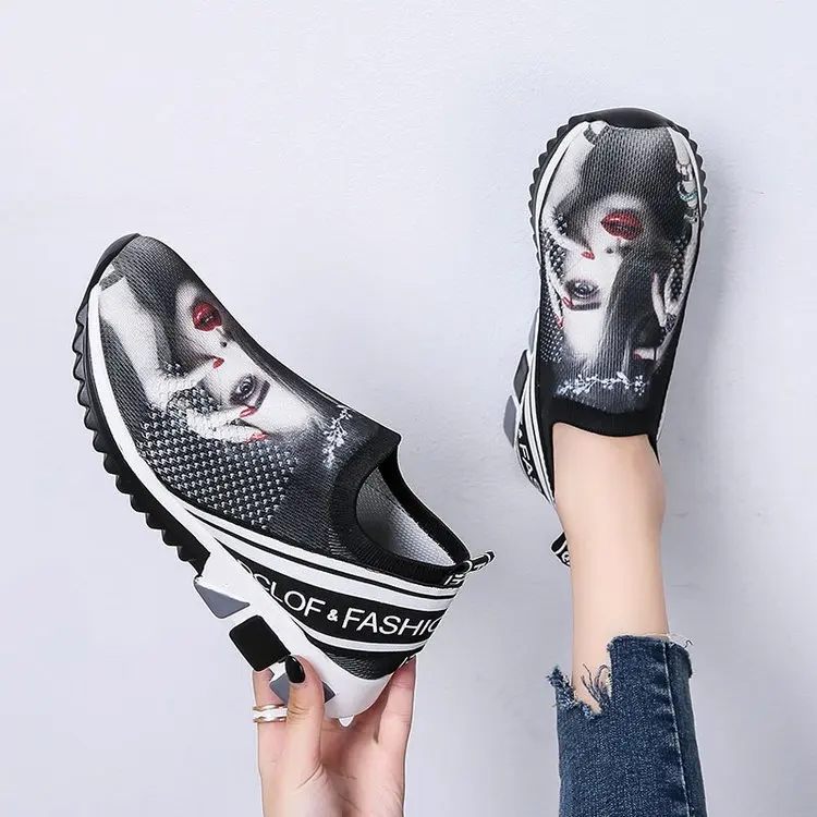 Женские кроссовки на вулканизированной подошве дышащие эластичные разных