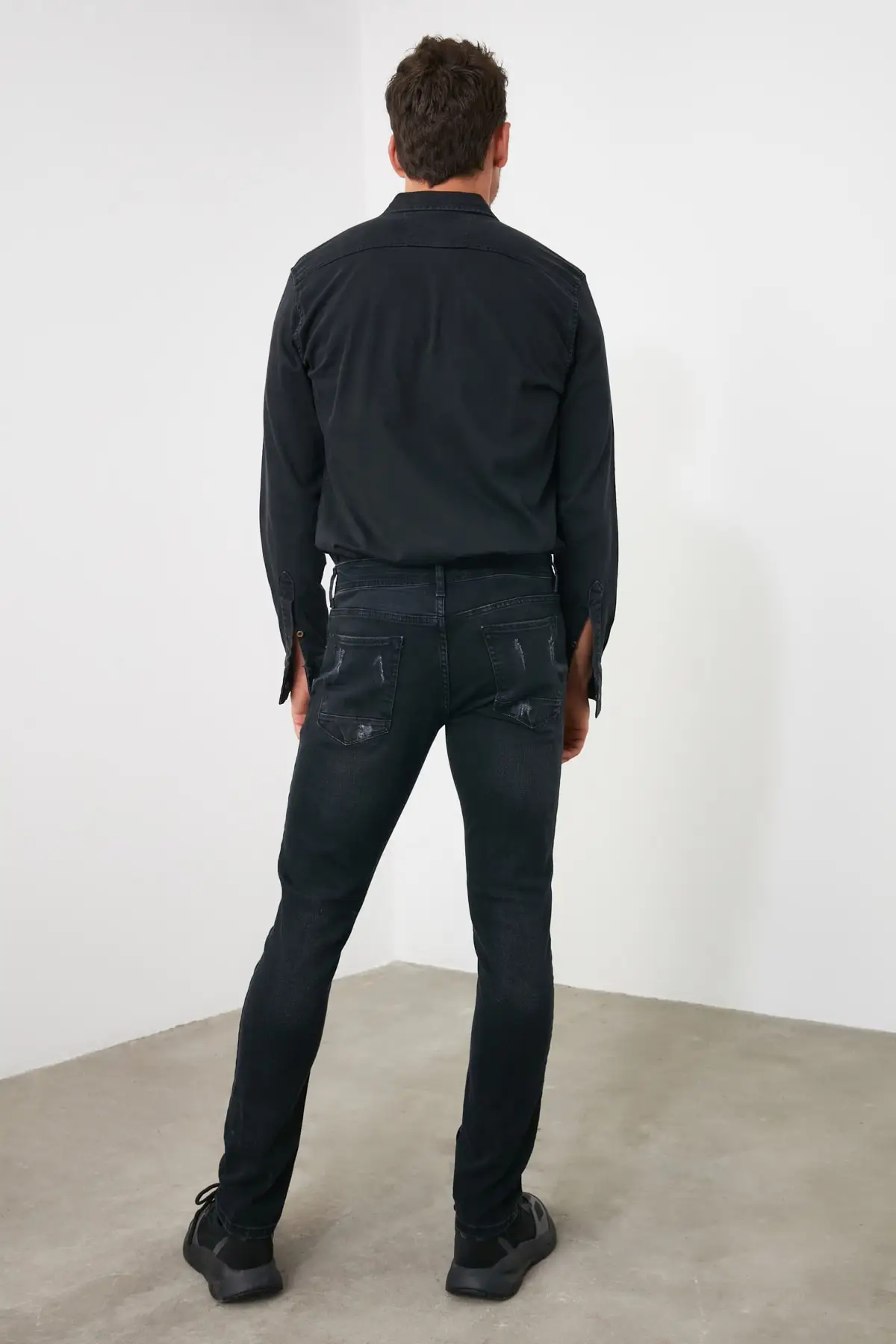 

Trendyol Black Men Harrow YÄ±pratmalÄ± Skinny Jeans TMNAW20JE0250