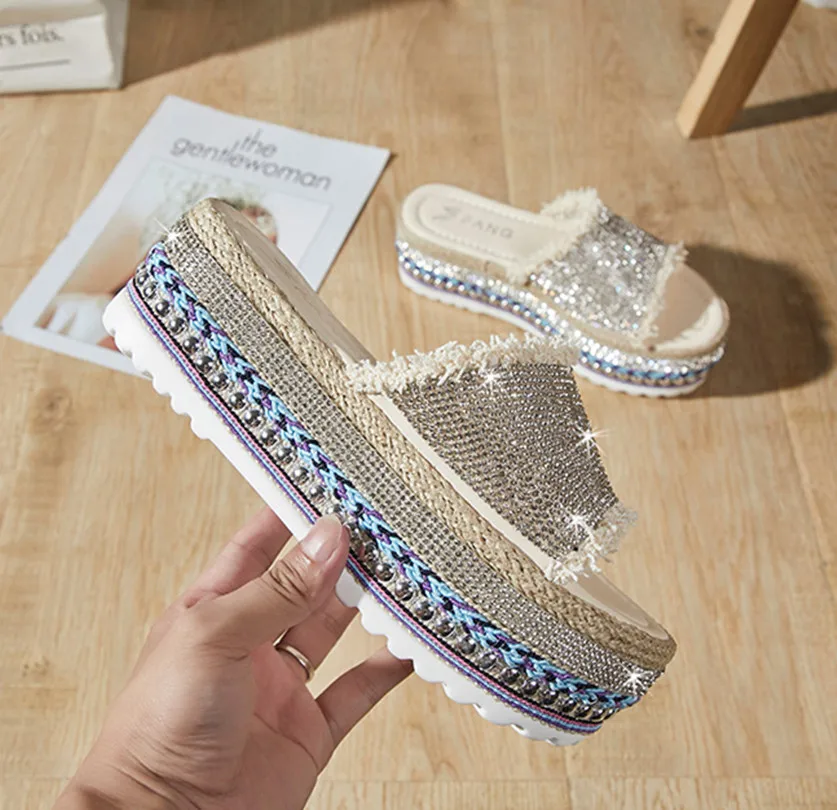 

2021 Outside Sexy Women Sandalias Blingbling Ladies Beach Slides Solid Med (3cm-5cm) Flat Platform Modern Slippers Summer Shoes