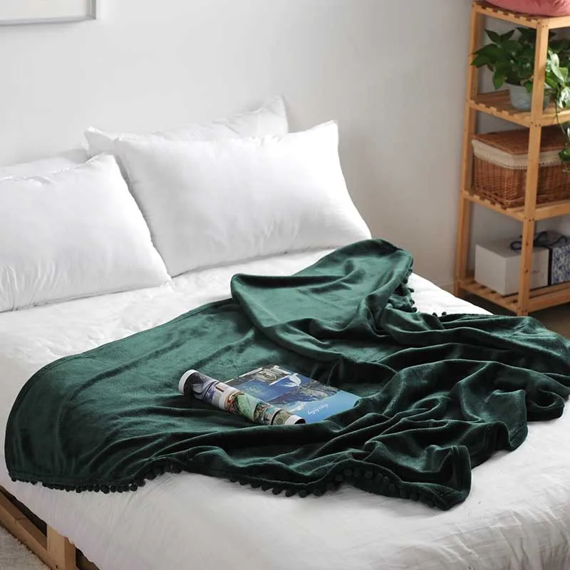 Мягкое теплое одеяло из кораллового флиса желто-зеленое зимнее с ворсом