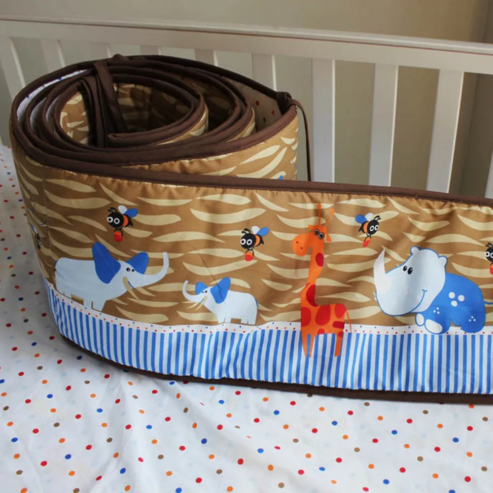 Комплект постельного белья для детей 3 предмета детской кроватки с вышивкой