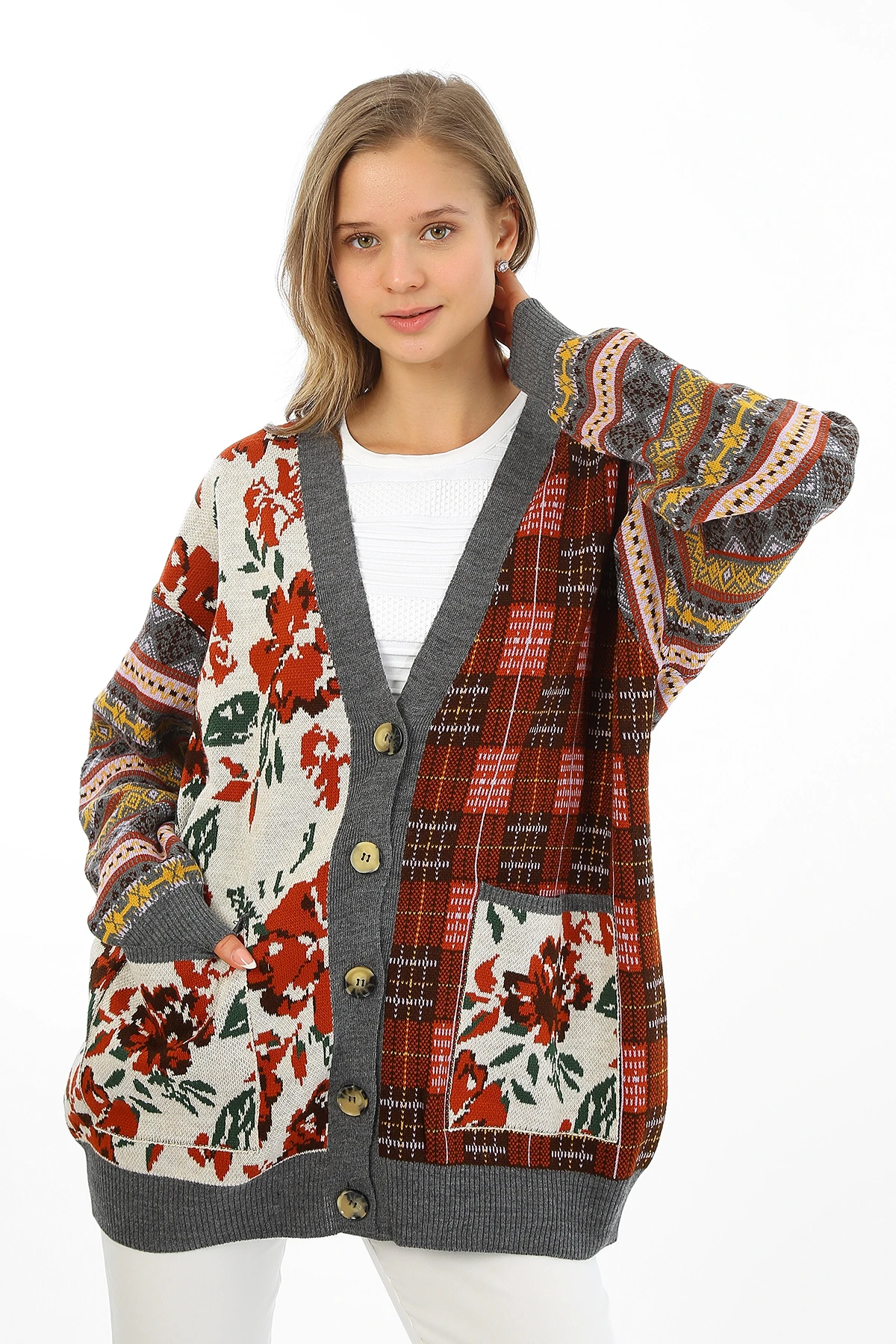 

ETHNIC PATTERN EPL WOMEN KNITWEAR CARDIGAN