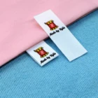 Пользовательская швейная этикетка, складка, пользовательские этикетки для одежды-тканевые Именные Бирки, логотип или текст, хлопковая лента, пользовательский дизайн (FR064)