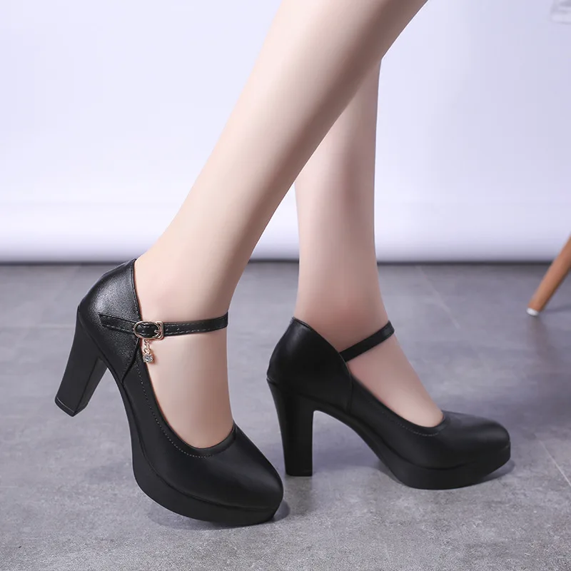 

2021 high-heeled Qipao model show shoes with thick heels, pointed toes and large-size work shoes