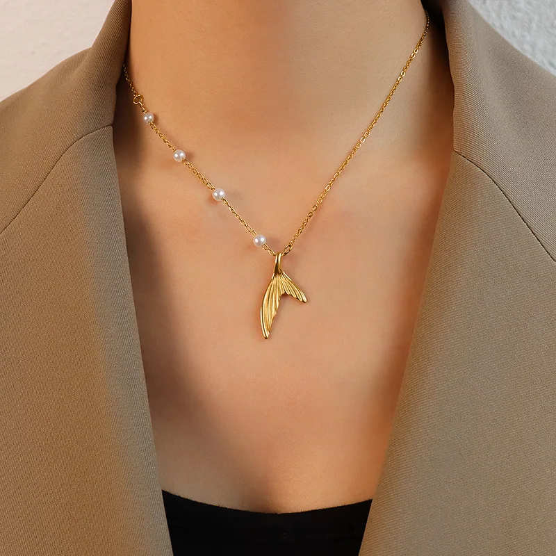 

Chocker Imitation Pearl Fishtail Pendant Necklace Clavicle Titanium Steel Fashion Jewelry Necklaces for Women