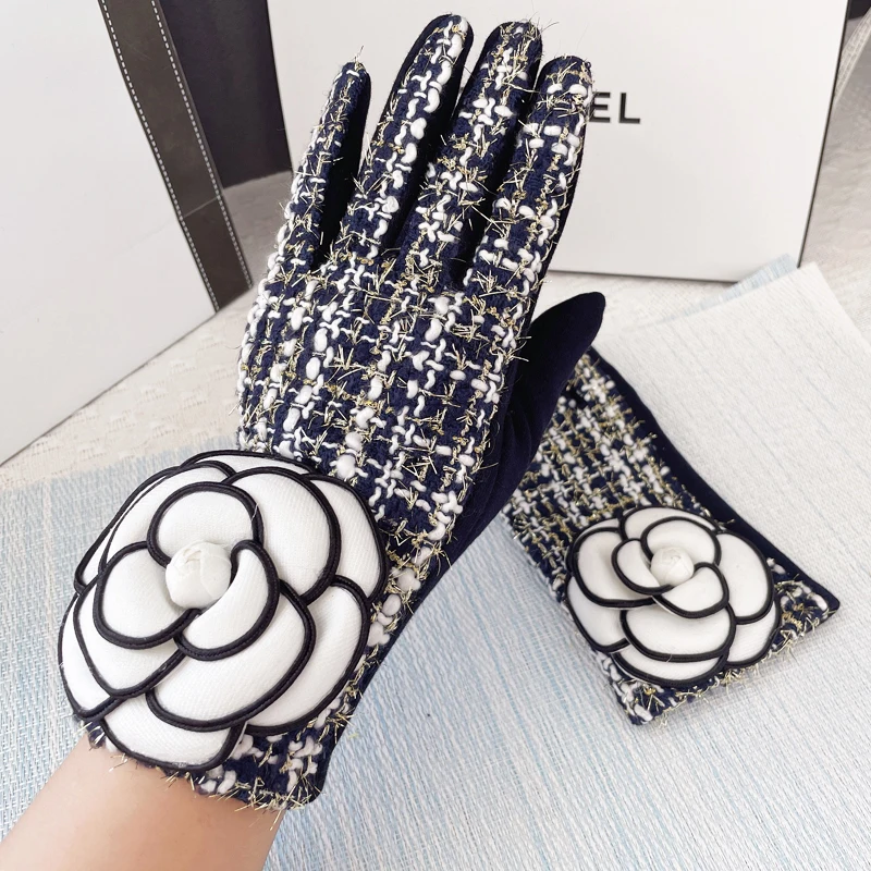 

Брендовые дизайнерские зимние перчатки W arm Plus, бархатные утолщенные перчатки с большим цветком для сенсорного экрана, женские зимние перча...