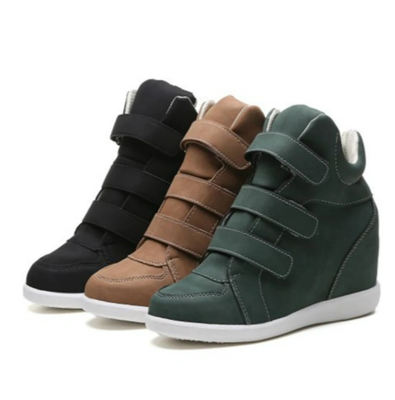 Модные кожаные туфли на танкетке плоской подошве женские модные кроссовки