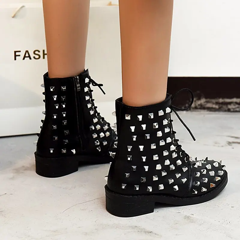

Popular 2021 Spring And Autumn New European And American Trend Rivet Style Locomotive Boots Lace Up Boots Martin Boots