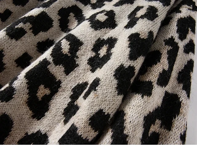 

Women Leopard Print Knitted Sweater Loose Long Sleeve Knitwear Jumpers Female O-neck Wool Mohair Pullover Top 2020 New