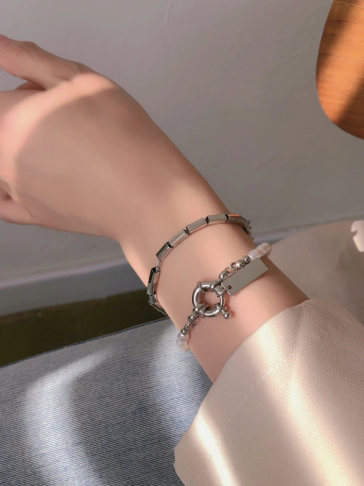 

KXR Korea Sweet Cool Street Snap Fashion Bracelet Hip Hop Metal Texture Bracelet Two Pieces of Patchwork Pearl Hand String