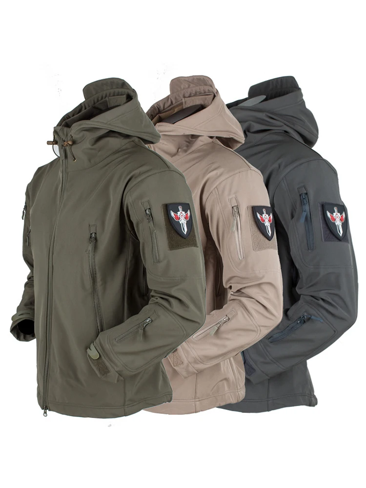 

Outdoor Fishing Suit for Men Windproof Waterproof Fleece Fishing Suit Three-in-one Sharkskin Blazer Coat for Men In Camouflage