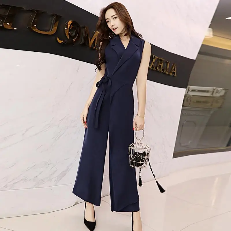 Женский комбинезон на шнуровке красный без рукавов свободные брюки с широкими