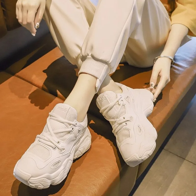 2019 Осень Новый свободного покроя Женские кроссовки увеличивающие рост На
