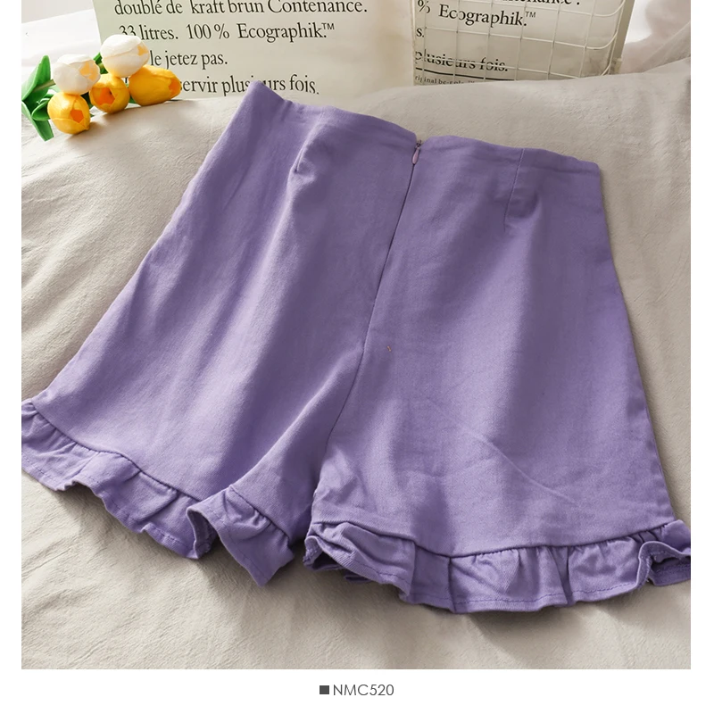 Женские шорты с пуговицами спереди фиолетовые оборками и завышенной талией