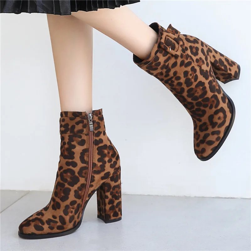 

New Fashion Suede Leopard Thick Heel Ankle Boots Belt Buckle Round Toe High Tube Women Shoes Short Plush Lining Fall Winter 10cm