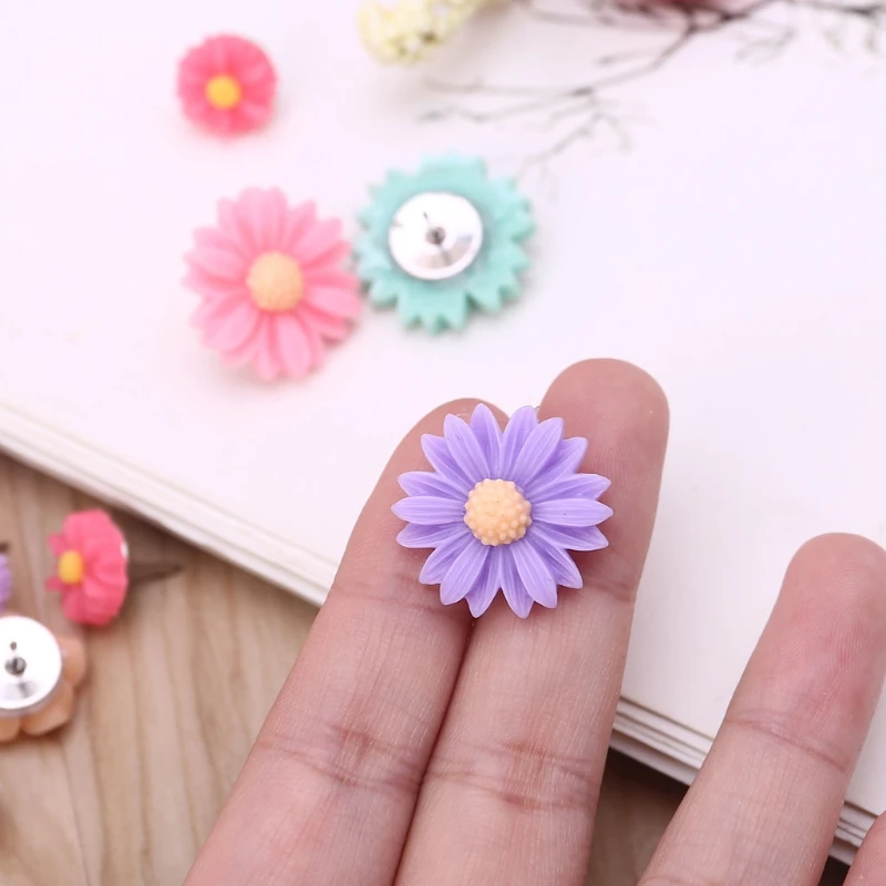 

50pcs Colorful Flowers Thumbtacks Floret Pushpins Wall Office Decorative for Whiteboard Photos Maps