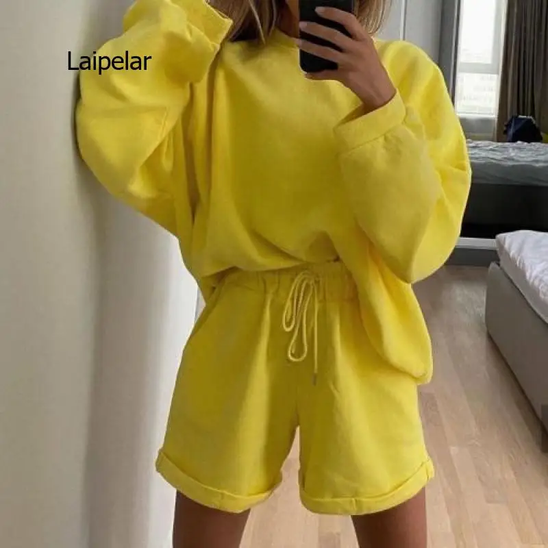 

Women Long Sleeve Two Piece Set Solid Color Two Piece Set Pullover Blouse and Loose Shorts Tracksuit